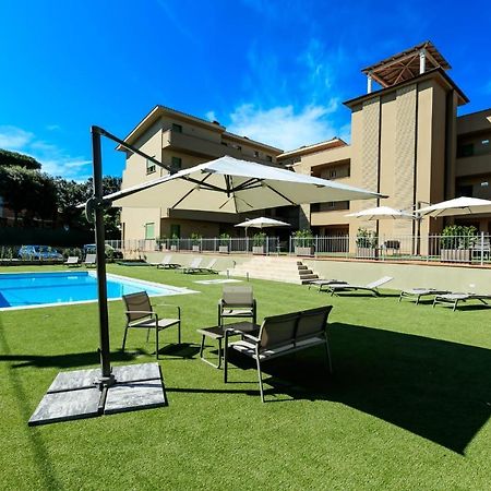 Residence San Francesco Tirrenia Bagian luar foto
