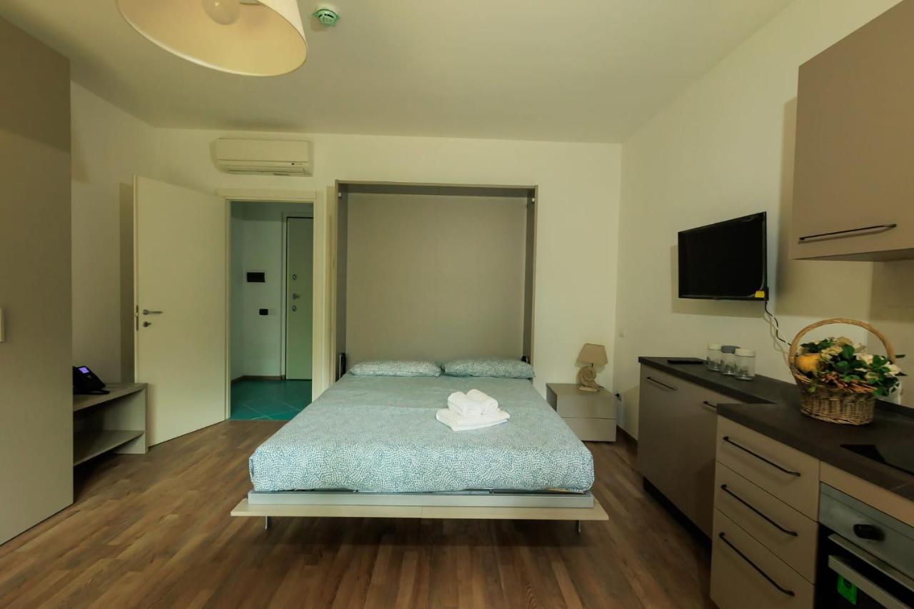 Residence San Francesco Tirrenia Bagian luar foto