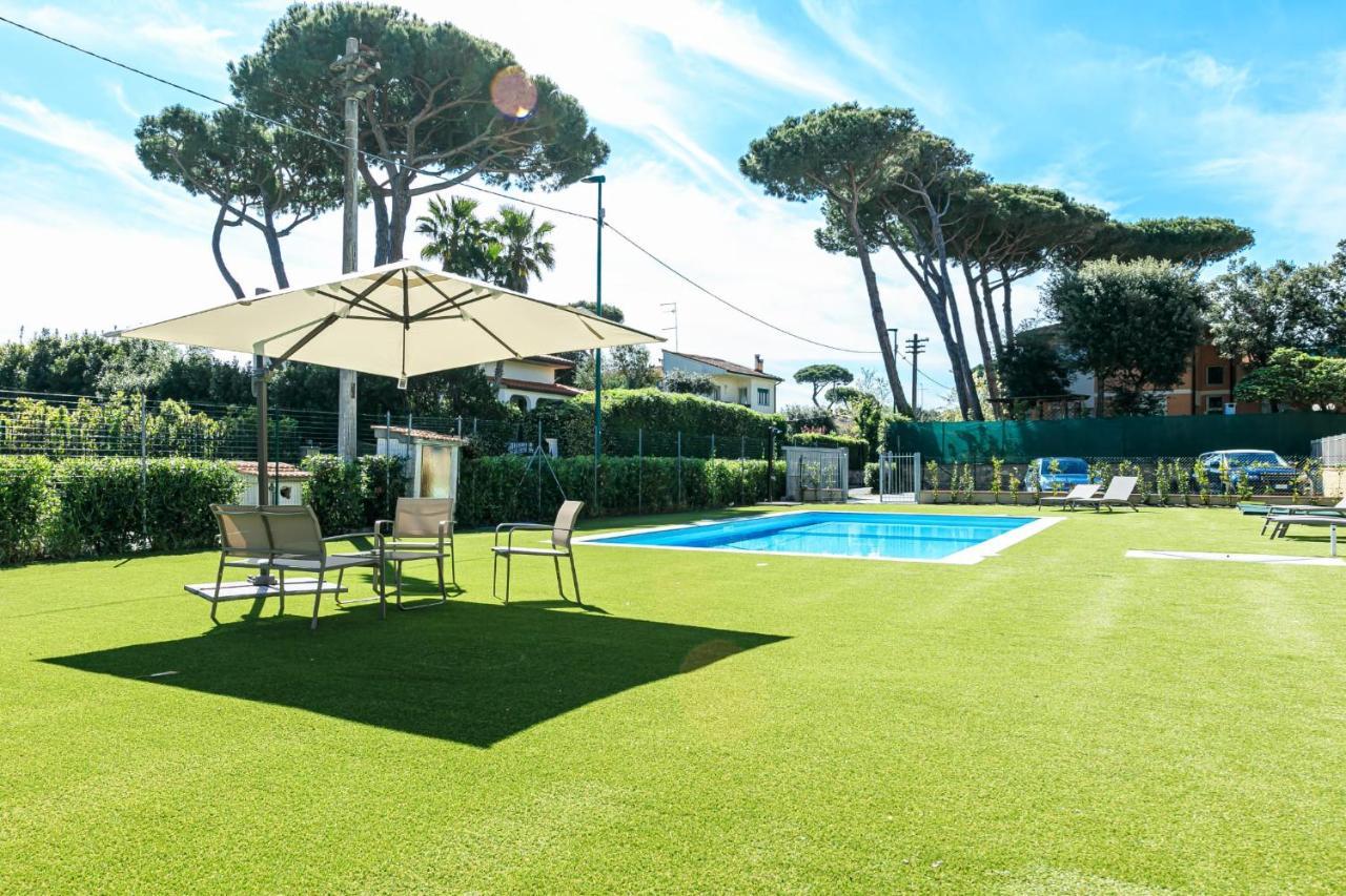 Residence San Francesco Tirrenia Bagian luar foto