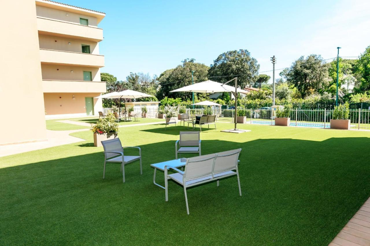 Residence San Francesco Tirrenia Bagian luar foto