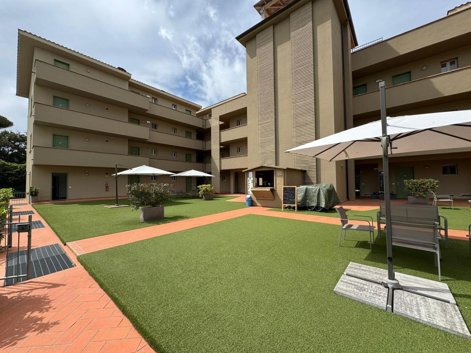 Residence San Francesco Tirrenia Bagian luar foto