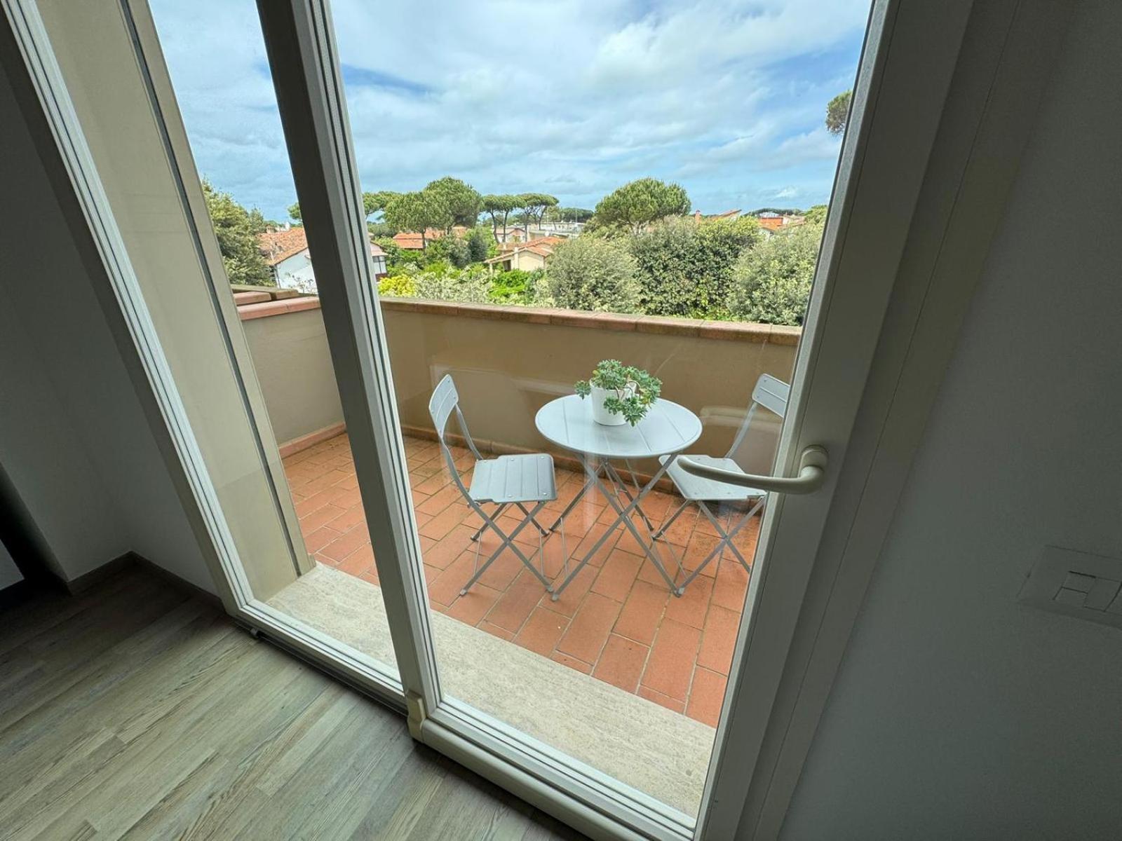 Residence San Francesco Tirrenia Bagian luar foto